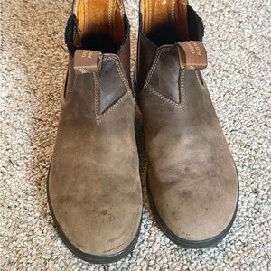 Women’s blundstones 8